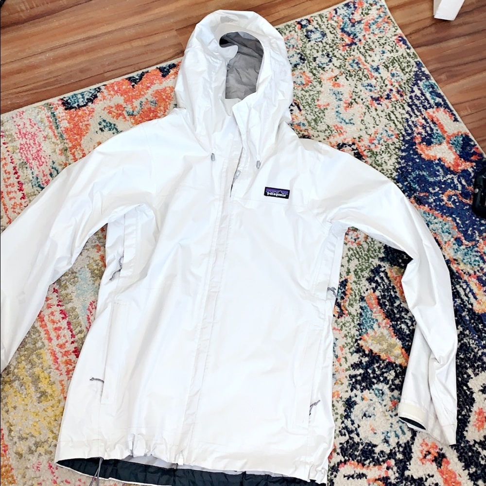 Patagonia rain jacket (women’s)